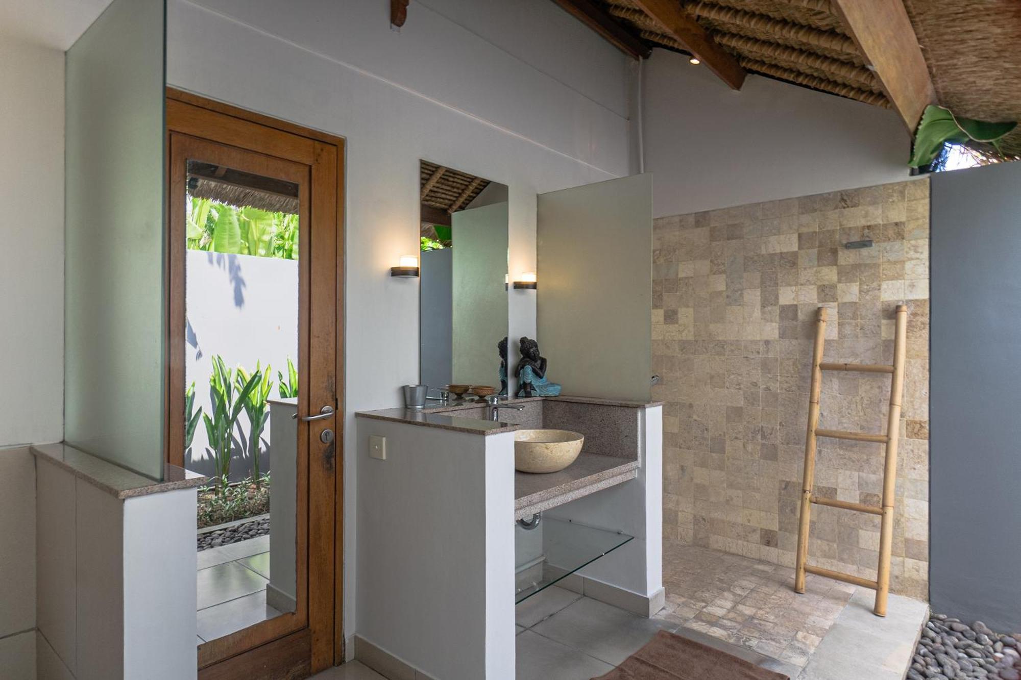 Balinea Holiday Home Seminyak Dış mekan fotoğraf