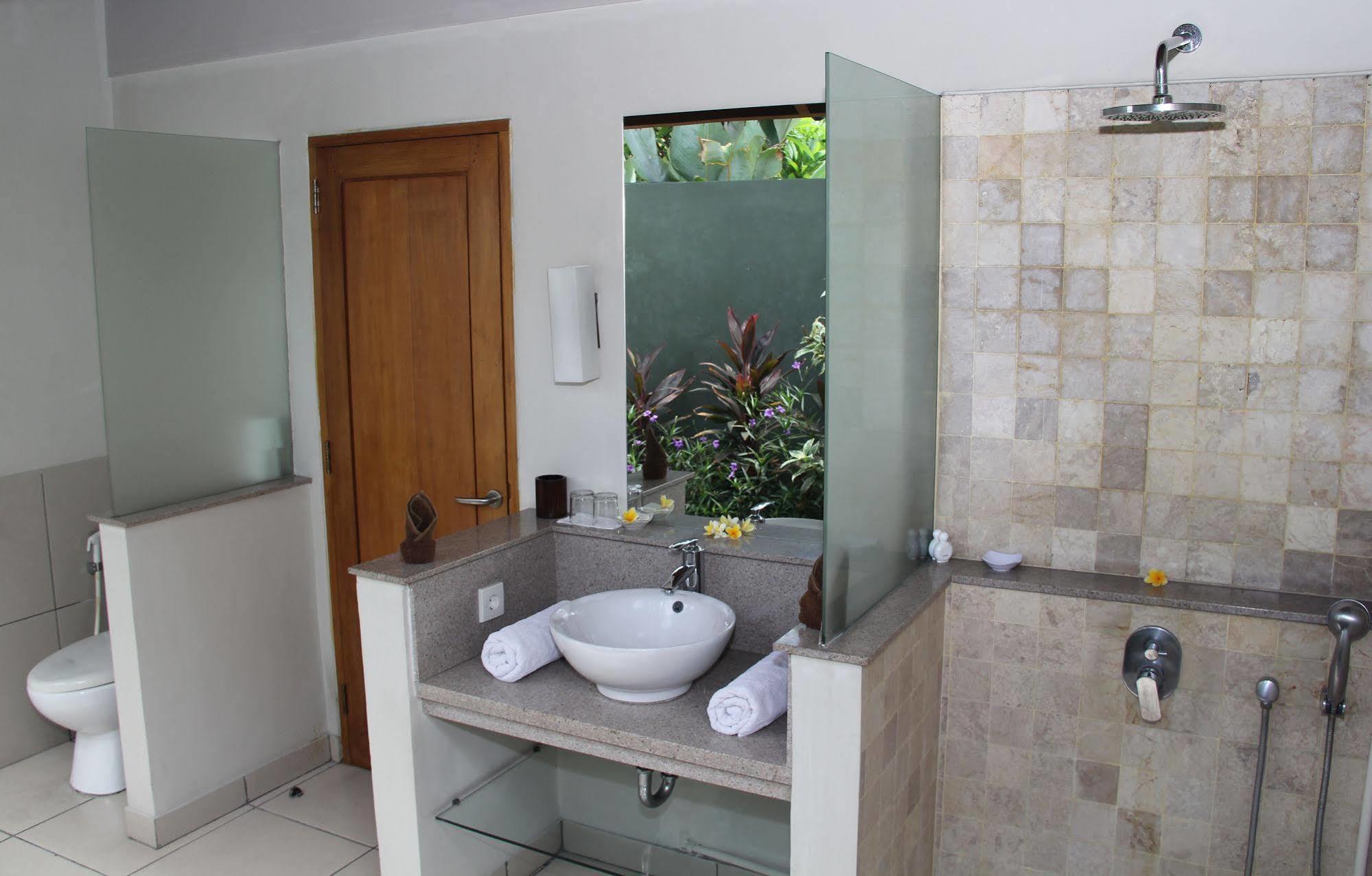 Balinea Holiday Home Seminyak Dış mekan fotoğraf